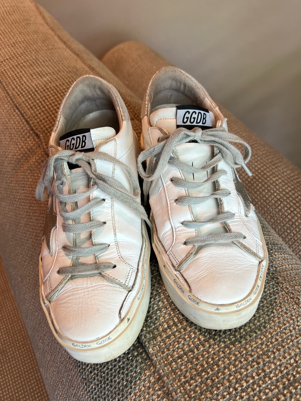 Golden Goose White Leather Superstar Sneakers with Gray Star - Picture 2 of 8